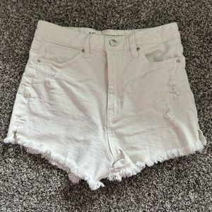 I am selling white shorts, Hardly worn, Joiners size 6, color is white.